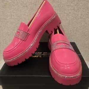 Cape Robbin BANDIA Loafer. Pink/rhinestone. New In Box. Size 6